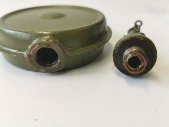 Ölkanne für die Werkzeugtasche MG34/42 der Wehrmacht, überlackiertes Stück