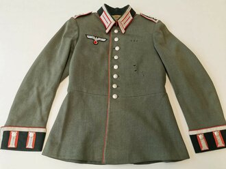 Heer, Waffenrock für einen Unteroffizier im Artillerie Regiment 26. Eigentumstück mit original vernähten Effekten