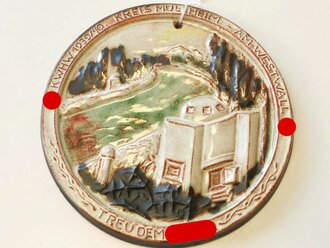 WHW Gau Baden, " Am Westwall Kreis Müllheim - WHW 1939/40 ", glasierte Fayence-Plakette mit Randlochung zum Aufhängen, 140 mm Durchmesser, sehr guter Zustand