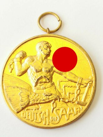 "Deutsch die Saar immerdar" Tragbare, goldene Erinnerungsmedaille in 40mm anlässlich des WHW Opferschiessen 1935