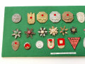 Winterhilfswerk Gau Westmark,  Sammlung von Abzeichen, die Nadeln sind alle vorhanden