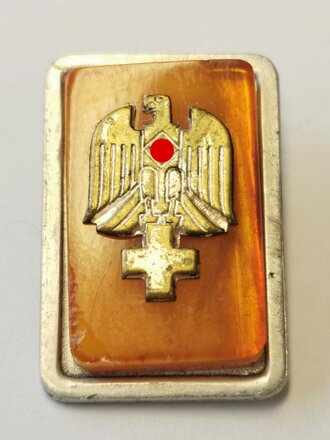 Deutsches Rotes Kreuz, Anstecknadel auf Bernstein 26mm