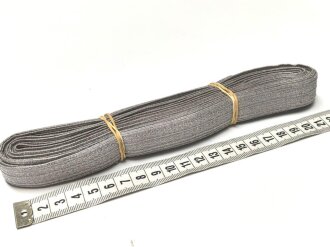 Bündel Litze aus altem Schneiderbestand, vermutlich Nachkriegsproduktion. Silbermetallfaden gewebt, Breite 19mm