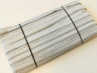 Bündel Litze aus altem Schneiderbestand, vermutlich Nachkriegsproduktion. Silbermetallfaden gewebt, Breite 13mm