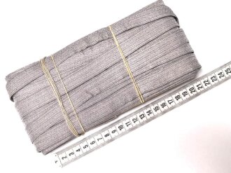 Bündel Litze aus altem Schneiderbestand, vermutlich Nachkriegsproduktion. Silbermetallfaden gewebt, Breite 19mm