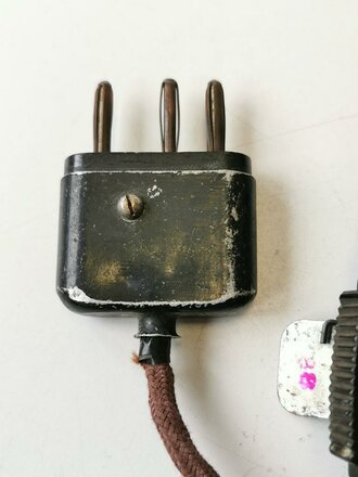 Funk Kehlkopfmikrofon mit Umschalter (Fu)b und dreipoligem Stecker in  gutem Zustand, Funktion nicht geprüft