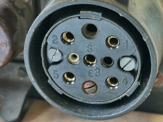 Wechselrichtersatz E.W.c1 datiert 1944 ( Wechselrichter zur Stromversorgung des Tornisterempfängers Berta in Panzerfahrzeugen) Originallack, Funktion nicht geprüft
