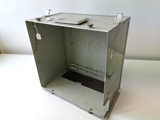 Luftwaffe, Gehäuse zum 70/40 Watt Sender S3a, original lackiertes Stück