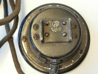 Kopffernhörer 33 der Wehrmacht datiert 1942, Kopfbügel und Stecker fehlt