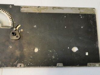 Frontplatte zum Luft-Boden Einheitsempfänger E52 a " Köln" der Luftwaffe. Sicherlich nach dem Krieg lackiertes Stück