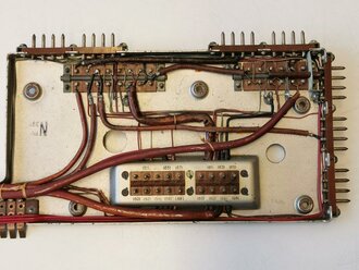 Bauteil zum Luft-Boden Einheitsempfänger E52 a " Köln" der Luftwaffe. Funktion nicht geprüft