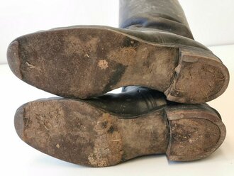 Paar Stiefel für Offiziere der Wehrmacht, im Schaft Marke " Sturmvogel" , ungereinigtes Paar aus Scheunenfund, Sohlenlänge 30cm