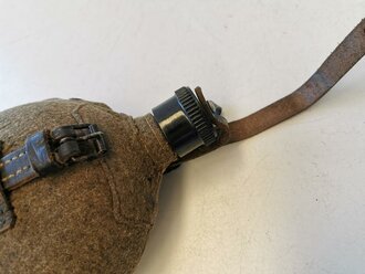 Feldflasche Wehrmach, 1 Liter, getragenes, ungereinigtes Stück