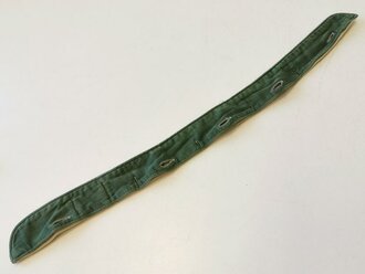 Kragenbinde für Feldblusen des Heeres, Gemessen von jeweils Ende äusseres Knopfloch 43cm