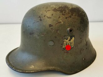 Stahlhelm Heer mit beiden Emblemen. Es handelt sich um...