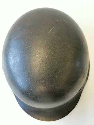 Stahlhelm Heer Modell 1942. Originallack, zusammengehöriges Stück, beim Adlerschild das Hakenkreuz zu 99% erhalten