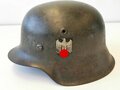 Stahlhelm Heer Modell 1942. Originallack, zusammengehöriges Stück, beim Adlerschild das Hakenkreuz zu 99% erhalten