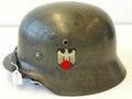 Stahlhelm Heer Modell 1935. Originallack, zusammengehöriges Stück, beim Adlerschild das Hakenkreuz zu 98% erhalten