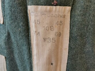 Heer, Feldbluse für Mannschaften Modell 1935. Getragenes Stück in gutem Gesamtzustand, der Adler neuzeitlich vernäht