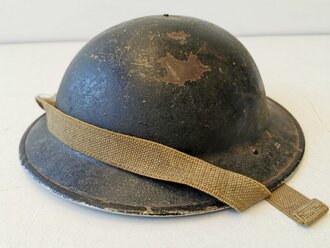 Stahlhelm britisches Modell ohne erkennbare Markierungen, schwarzer Originallack