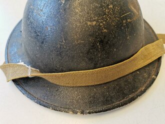 Stahlhelm britisches Modell ohne erkennbare Markierungen, schwarzer Originallack