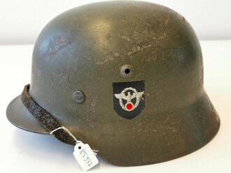 Polizei III.Reich, Stahlhelm Modell 1935 mit beiden Emblemen. Zusammengehöriges Stück , die Glocke original lackiert mit Domstempel. Das Wappen zu 100%, der Adlerschild zu 99% erhalten.