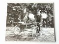 1.Weltkrieg, Foto einer Krankentrage der freiwilligen Sanitätskolonne auf zwei Fahrrädern befestigt, 11 x 12cm