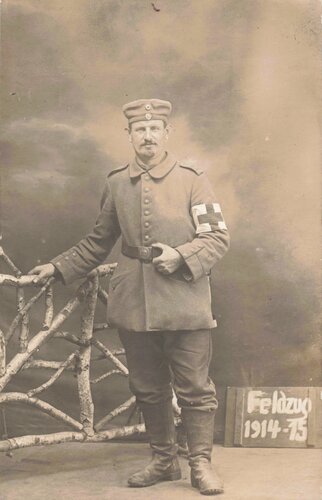 1.Weltkrieg, Foto feldgraues Sanitätspersonal , Ansichtskartenformat
