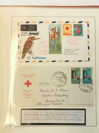 "Internationales Rotes Kreuz" Teile einer Sammlung, Ordner mit Briefmarken und Ganzsachen