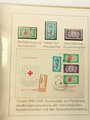 "Internationales Rotes Kreuz" Teile einer Sammlung, Ordner mit Briefmarken und Ganzsachen