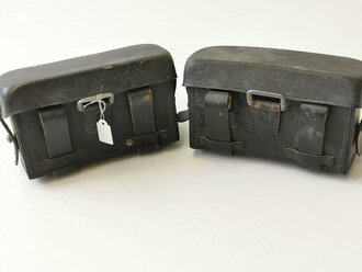 Paar Koppeltaschen für Krankenträger datiert 1937, zusammengehörig