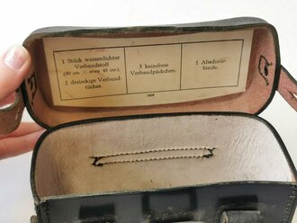 Paar Koppeltaschen für Krankenträger datiert 1937, zusammengehörig