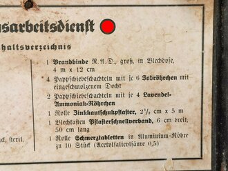 Reichsarbeitsdienst Verbandkasten, Originallack, Feldscherrune auf Spaten