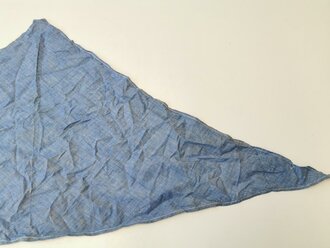 Dreieckiges Verbandtuch als Armtragetuch blau " Rotes Kreuz Kreisverein Wetzlar", gehört so unter anderen in den Verbandkasten