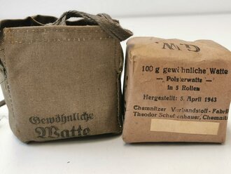 Gewöhnliche Watte in Hülle, gehört in den Verbandkasten der Wehrmacht