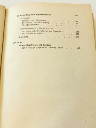 Amtliches Unterrichtsbuch über Erste Hilfe, datiert 1942, 263 Seiten, A5