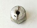 Luftwaffe, Befestigungsschraube für Innenfutter für Stahlhelm der Fallschirmjäger aus Leichtmetall, , die Mutter aus Eisen