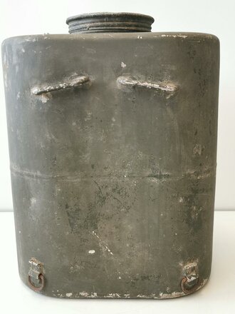 Rückentragebehälter Wehrmacht aus Aluminium, original lackiertes Stück in gutem Zustand