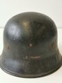 Feuerwehr III.Reich, Stahlhelm mit französischem Innenfutter aus Beutehelm, Originallack, die Abzeichen abgekratzt