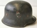 Feuerwehr III.Reich, Stahlhelm mit französischem Innenfutter aus Beutehelm, Originallack, die Abzeichen abgekratzt