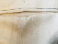 Gerade Hose für Angehörige des Heeres. Kammerstück , in der Zeit seitlich Keile eingenäht, mehrere kleine Mottenlöcher, sonst sehr guter Zustand.