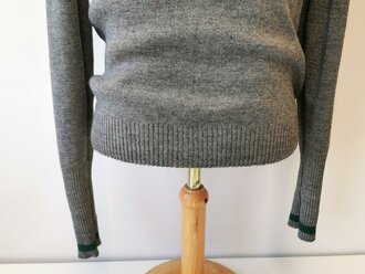 Strickpullover für Angehörige der Wehrmacht. getragenes Stück, Grösse 2