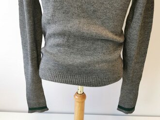 Strickpullover für Angehörige der Wehrmacht. getragenes Stück, Grösse 2