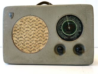 Radione R2 , Radioempfangsgerät, das unter anderem bei der Wehrmacht zum Einsatz kam. Optisch einwandfrei, Funktion nicht geprüft