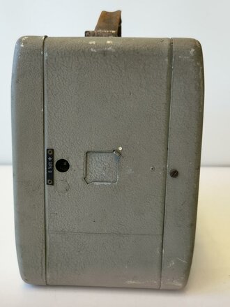 Radione R2 , Radioempfangsgerät, das unter anderem bei der Wehrmacht zum Einsatz kam. Optisch einwandfrei, Funktion nicht geprüft