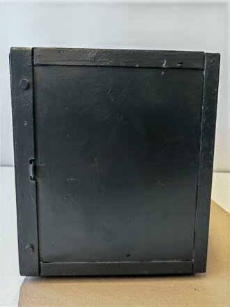 20 Watt Sender g ( 20 W.S.g ) datiert 1943, Gehäuse überlackiert, Frontplatte Originallack. Gehäuse überlackiert, Funktion nicht geprüft