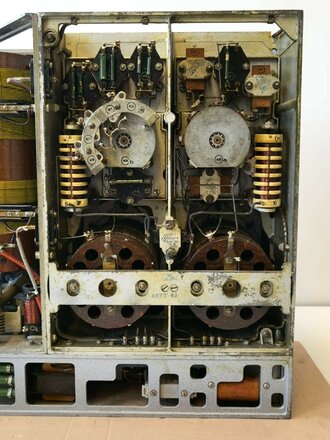 100 Watt Sender LS 100/108 datiert 1936. Originallack, Funktion nicht geprüft. Kein Postversand möglich, wiegt 31 kg ohne Verpackung