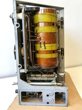 100 Watt Sender LS 100/108 datiert 1936. Originallack, Funktion nicht geprüft. Kein Postversand möglich, wiegt 31 kg ohne Verpackung