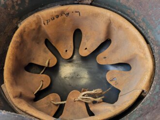 Stahlhelm Luftschutz un ungereinigtem Zundzustand