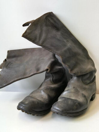 Paar benagelte Stiefel für Mannschaften aus der Zeit des 1. Weltkrieg ? Ungereinigtes Paar, Sohlenlänge 31cm